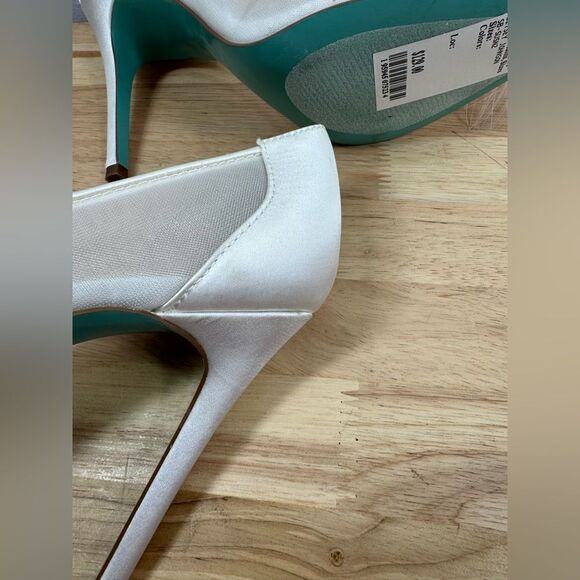 Betsey Johnson Blue SB-Susn2 Ivory Mesh Bow Pointed-Toe Pumps Size 8 - Picture 8 of 12